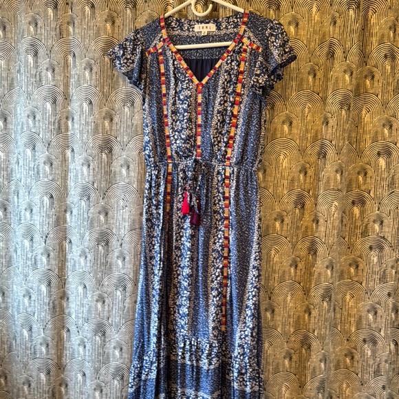 THML Dresses & Skirts - THML Floral BoHo Maxi Dress